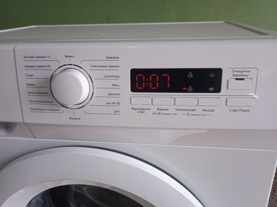Продам новую стиральную машинку на 6 кг.