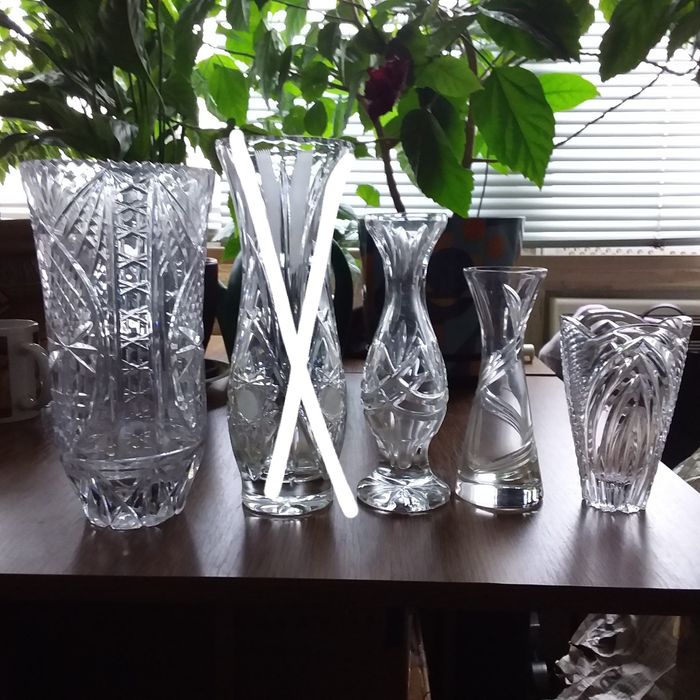 Вазы для цветов, салатники разные-хрустальные. Пепельница СССР.