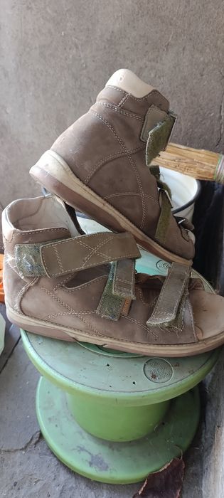 Ортопедичні босоніжки