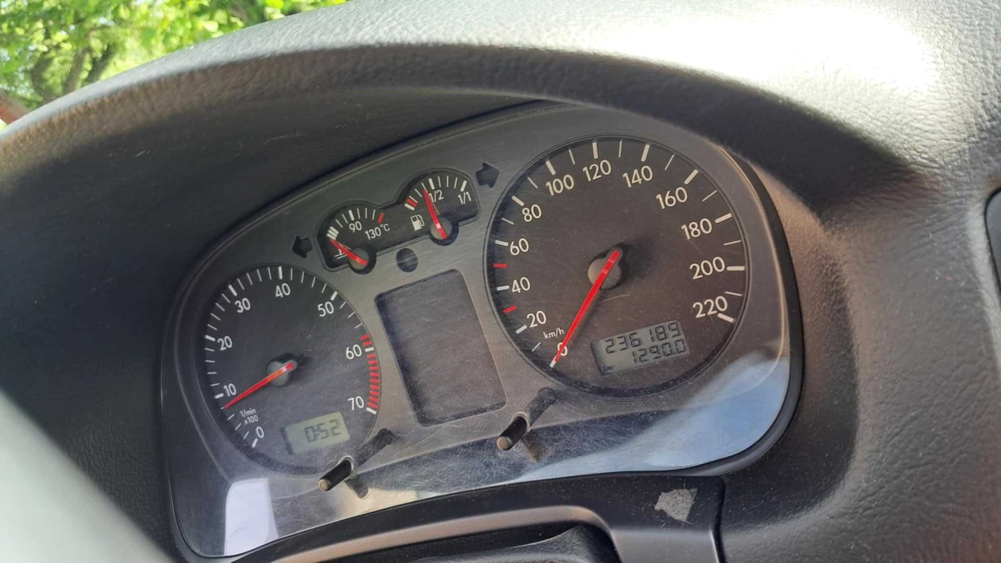 Volkswagen Golf IV 1.4 benzyna 2003r.
