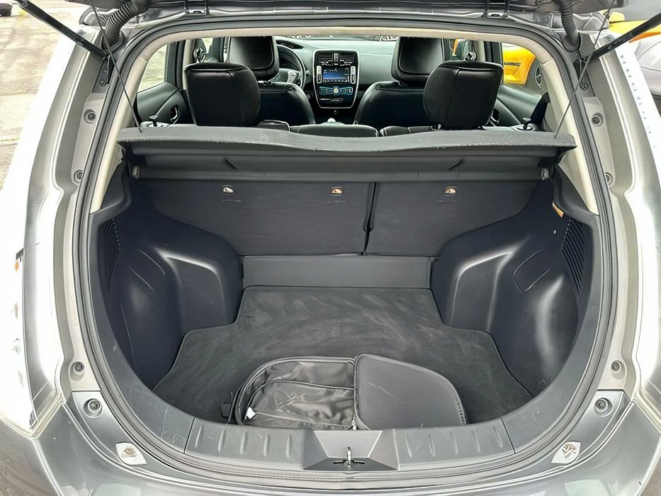 Nissan LEAF      2017