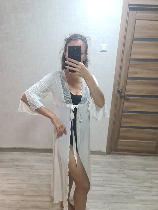 Білий халат з кружевом