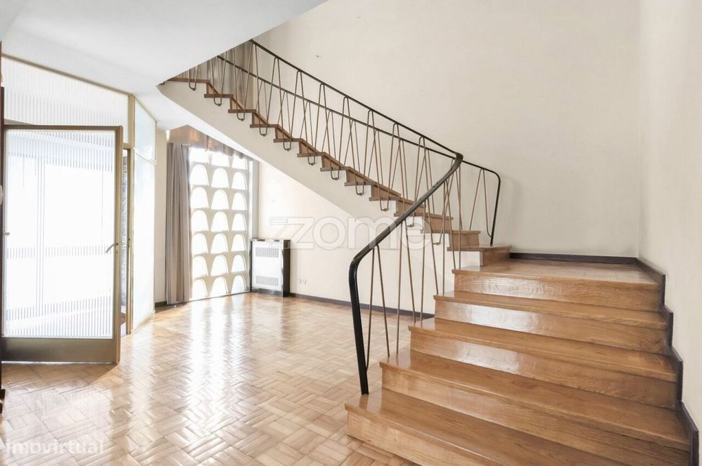 Moradia T3+1 na Avenida de Fernão de Magalhães, Antas, Porto