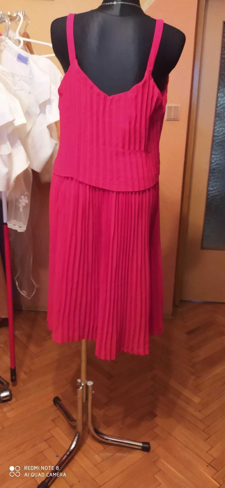 czerwona sukienka plisowana rozmiar 44-48