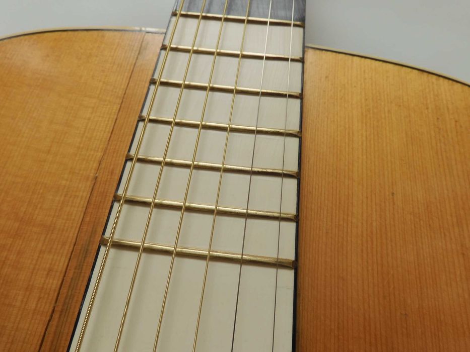 Gitara akustyczna polska