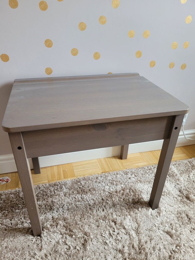 Zestaw biurko i krzesełko SUNDVIK Ikea 
Biurko dla dziecka, biały, 60x