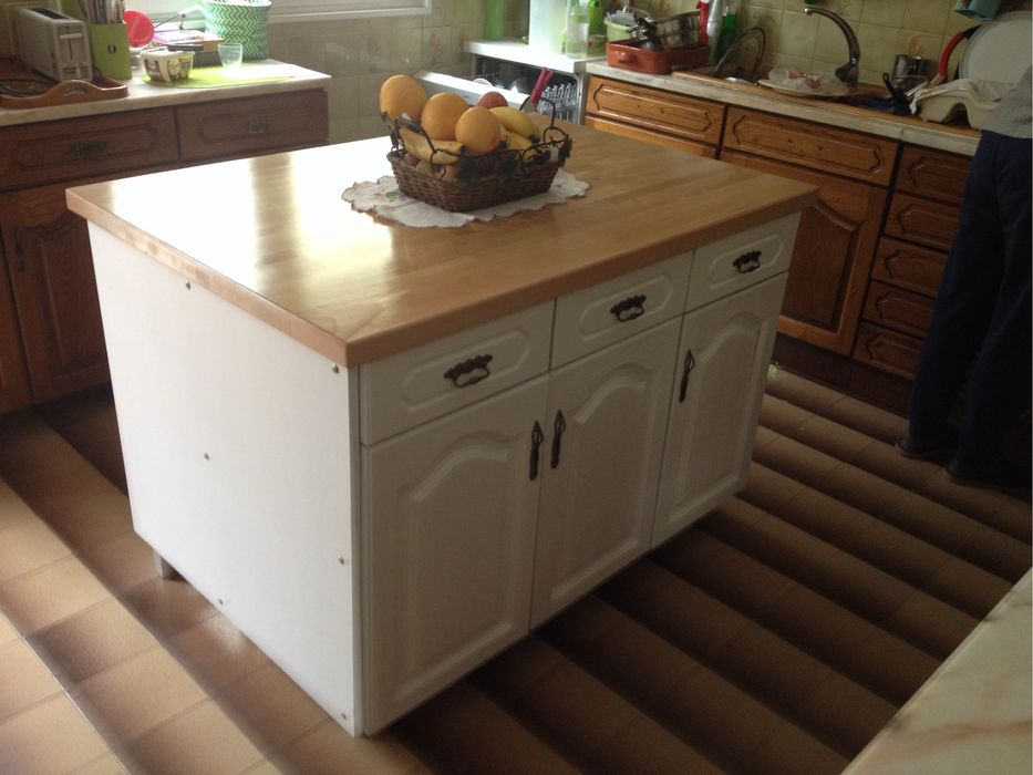 ilha de cozinha com 2 bancos, ou com 4