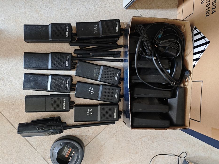 Motorola рации, аккумуляторы, антенны, зарядные.