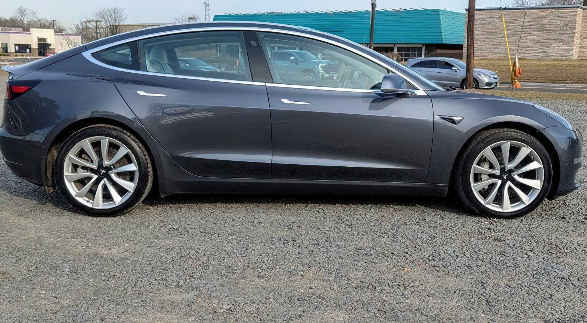 Tesla Model 3 Long Range  2019