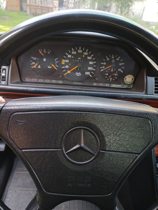 Мерседес бенс 124