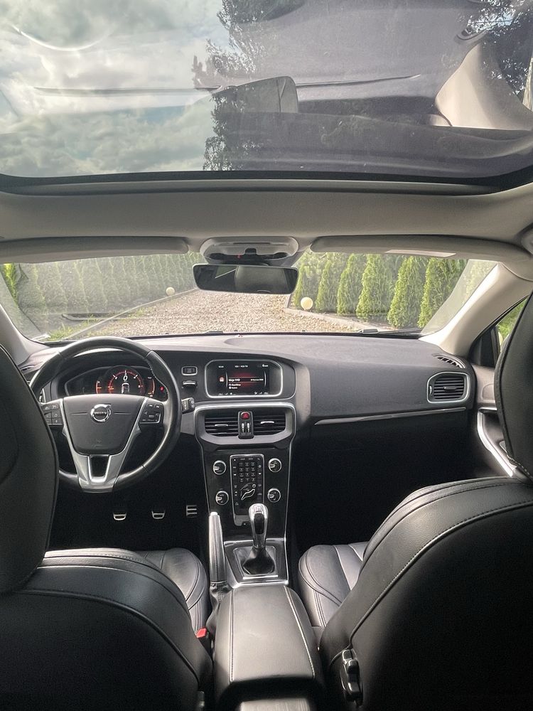 Volvo V40 D2 120 PK INSCRIPION 2016r Skora/Alu/Pano/Nawi/Kamera/ FUL!