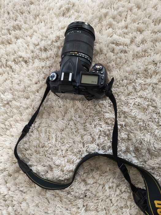 Nikon D90 z obiektywem 18-200 Zestaw z etui