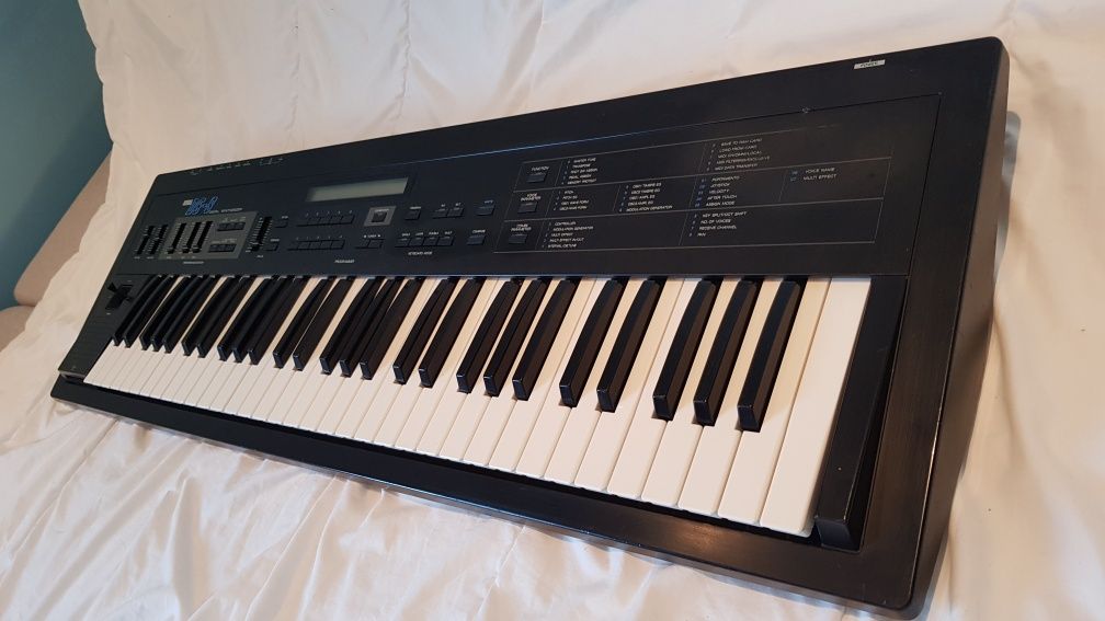 Syntezator korg ds-8