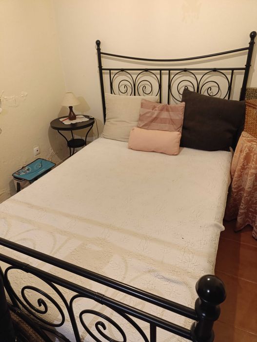 Cama casal metal preta