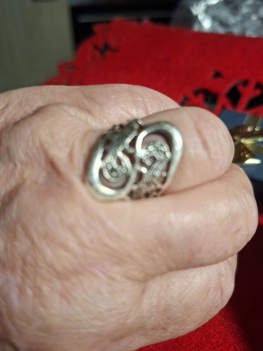 Stary pierścionek srebrny ażurowy