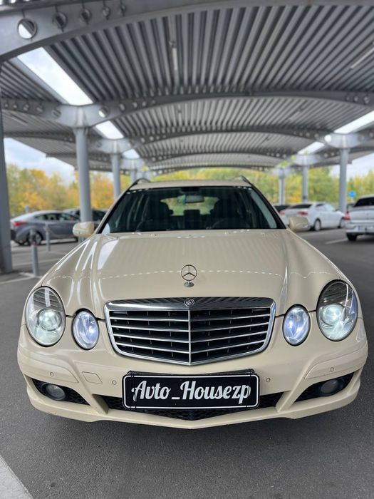 Mercedes Benz E200