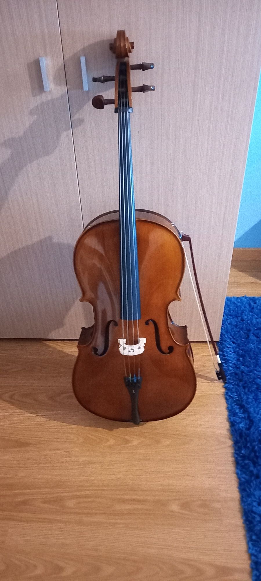 Violoncelo em bom estado