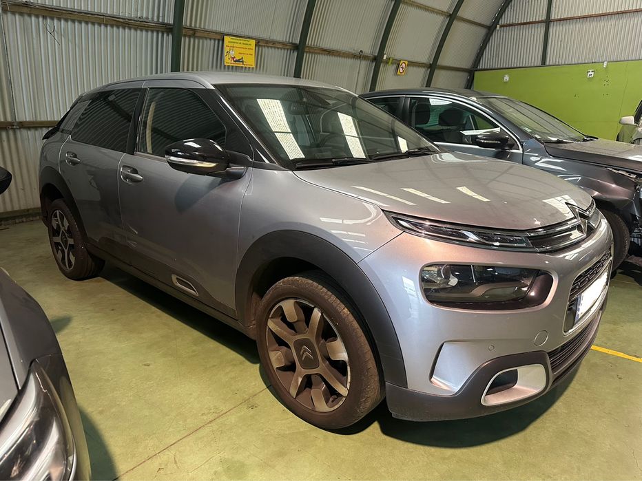 Citroën C4 Cactus 1.2 110 CV com apenas 28.000kms