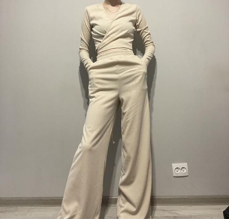 Костюм (новий, ідеальний стан)