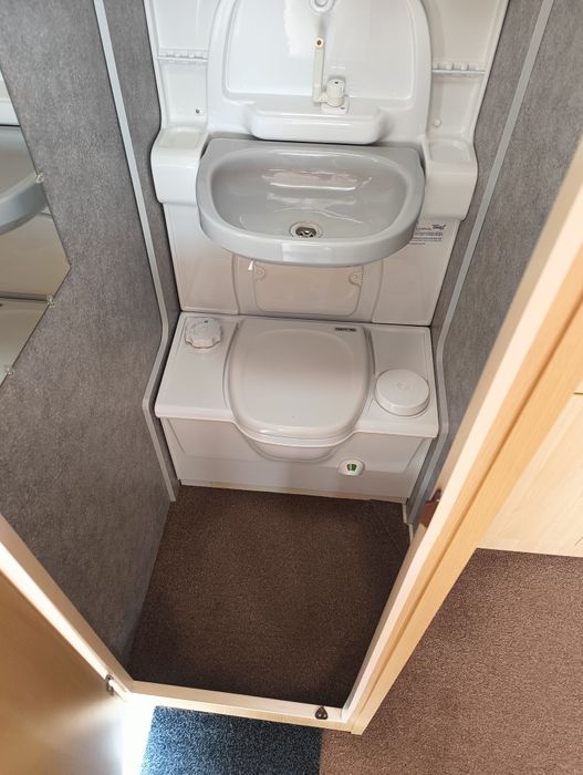 Przyczepa kempingowa Delta Aero 3900 dwa namioty, 1000 kg