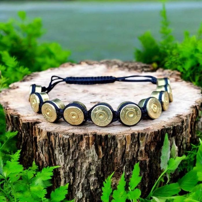 Ręcznie wykonana bransoletka militarna myśliwska z łusek Czerwona