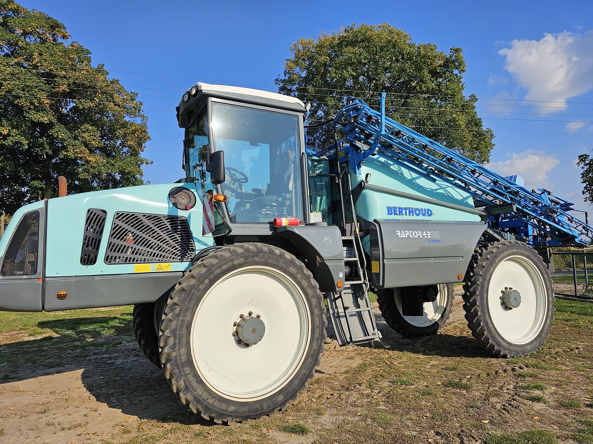 Opryskiwacz samojezdny Berthoud raptor  4200