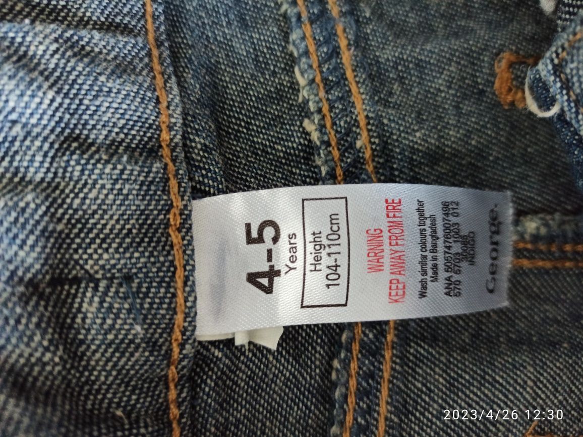 Spodnie jeans 104-110