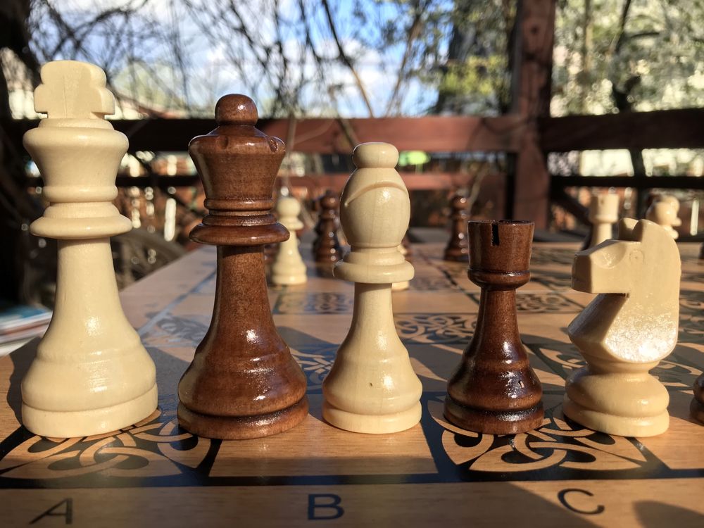 Шахматы великі дерев’яні + шашки, нарди  дошка 50х50см