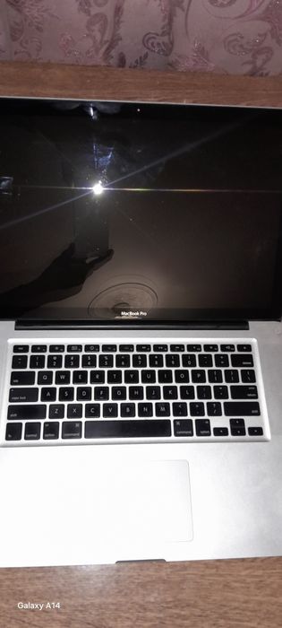MacBook Pro 15" (2010) i3 ssd 120gb
