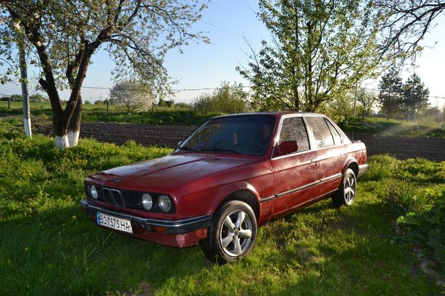 Продам BMW E30 (316)