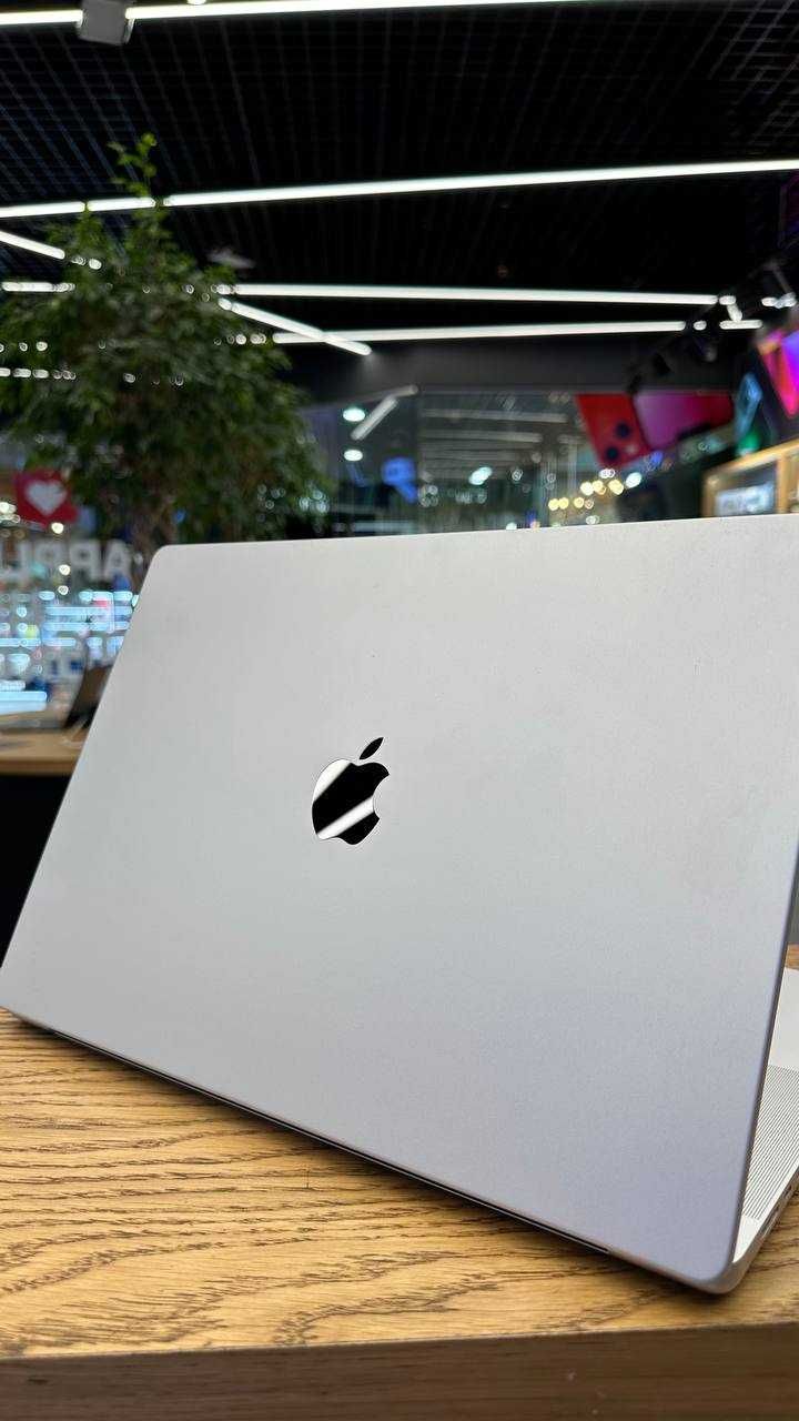 Вживаний MacBook  Pro 16 512 Silver  у Ябко - ТРЦ "Оазис"Кредит