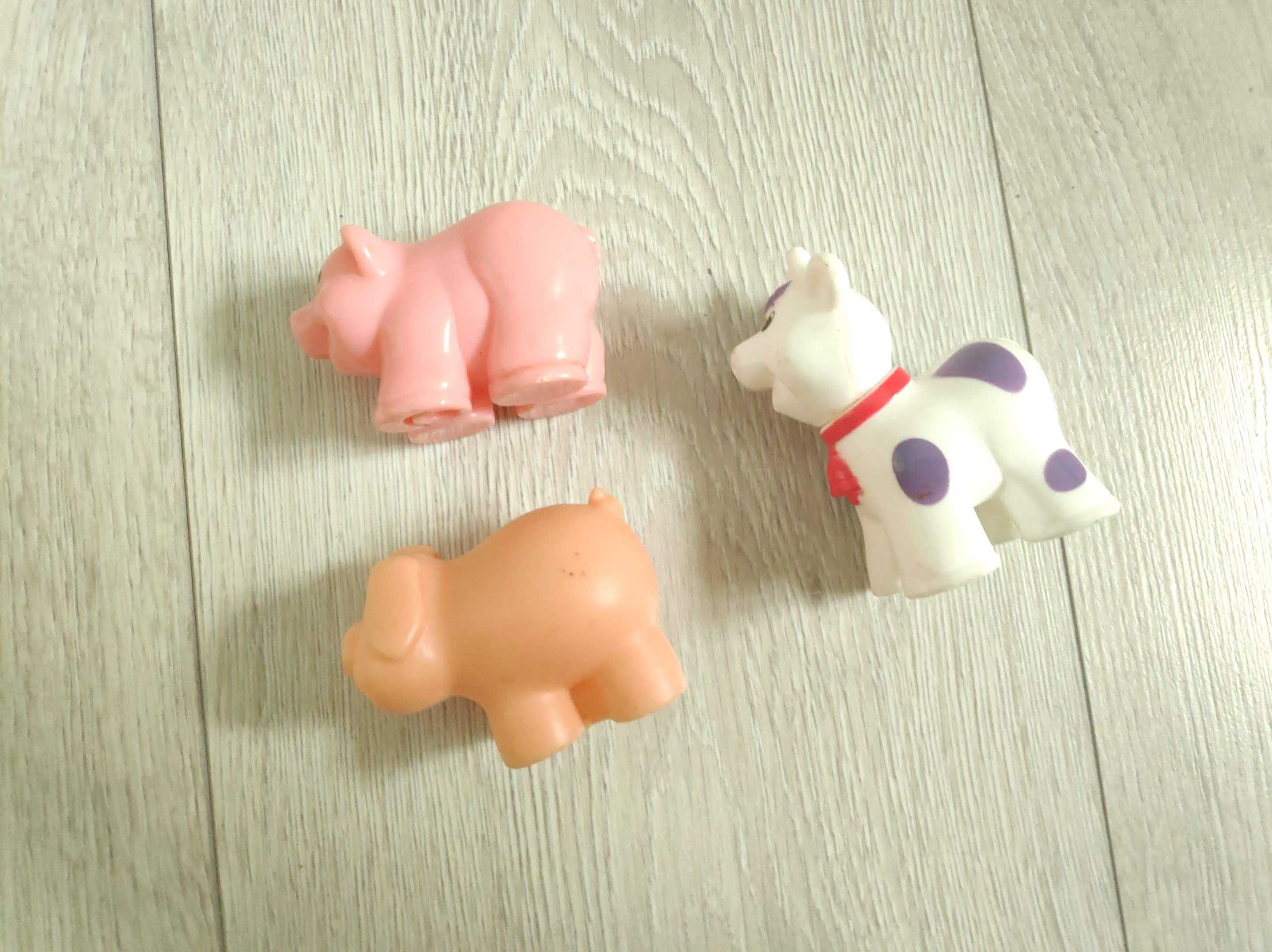 Figurki świnek i krówki