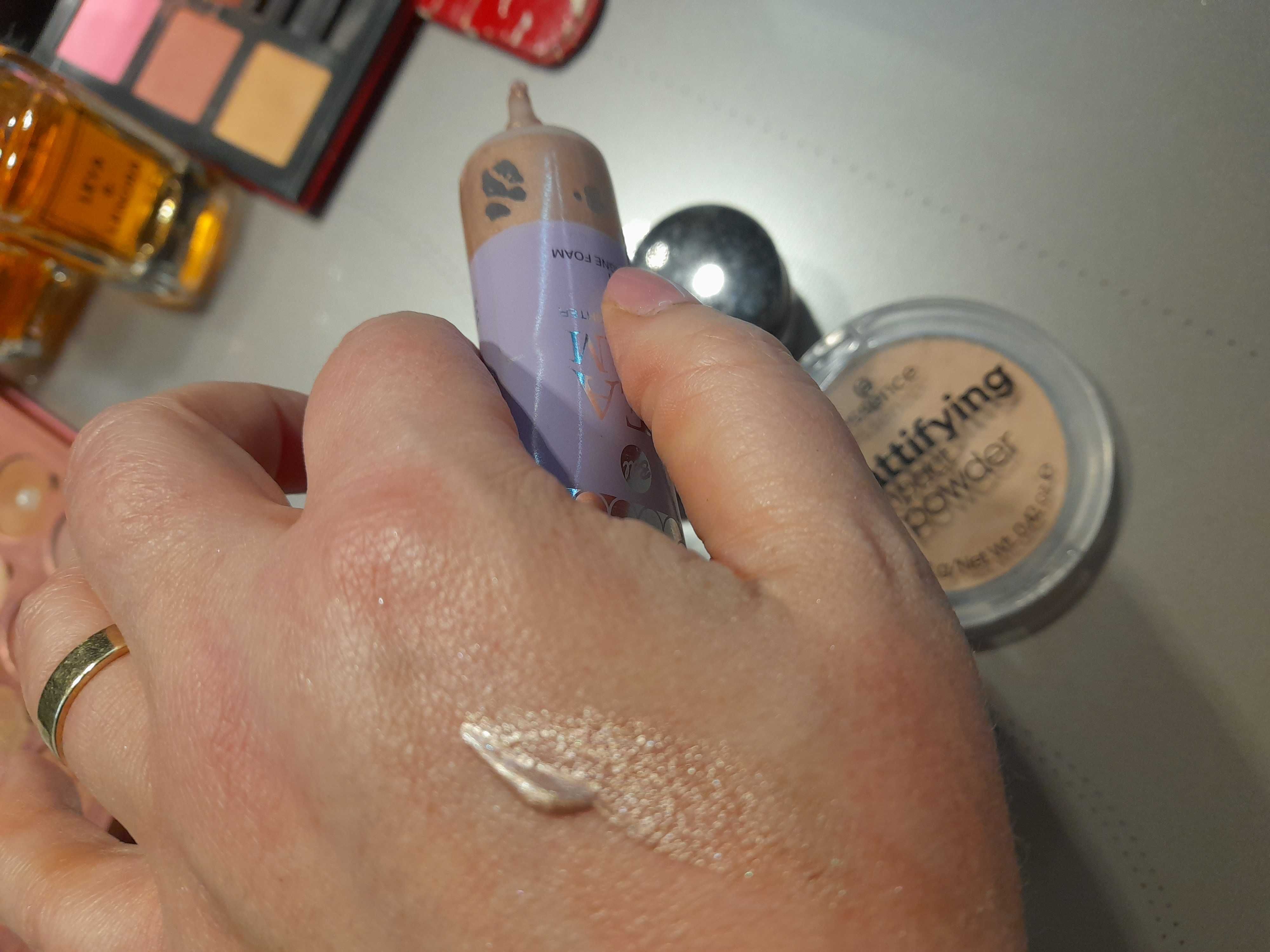 Zestaw kosmetyków do makijażu i 2x perfumy, Douglas, L'oreal, Essence
