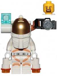 Lego minifigurka kosmonauta z kamerą i jetpackiem cty1092