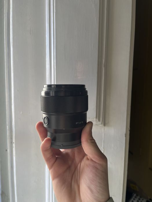 Sony 85mm 1.8 - E mount
