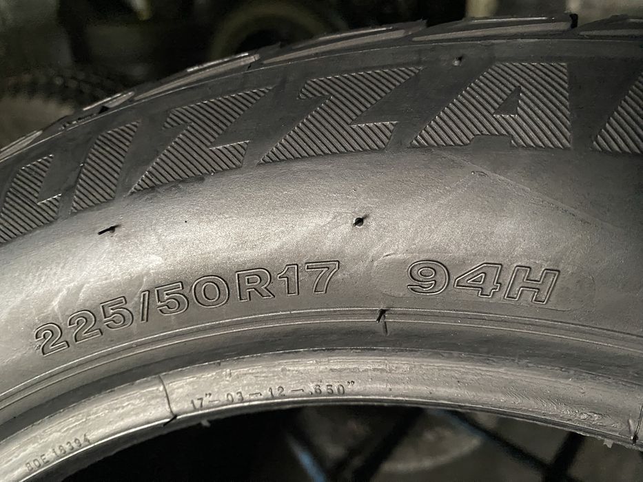 Шини 225/50/17 - 4шт Bridgestone Blizzak LM-32 зима