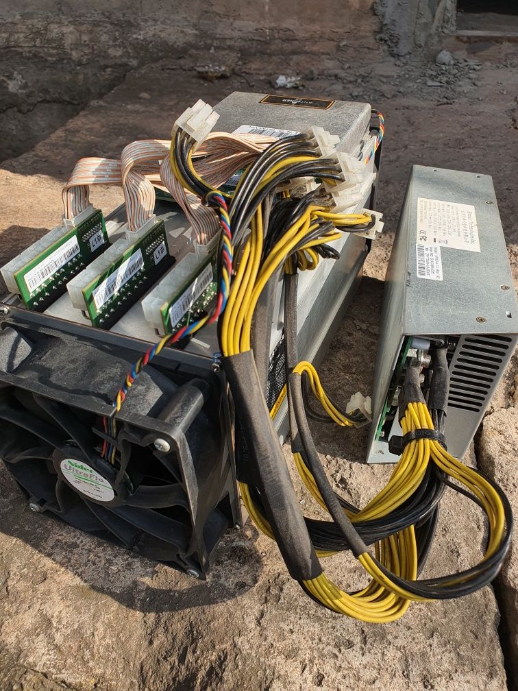 ASIC майнер Antminer S9 13,5Th з блоком живлення