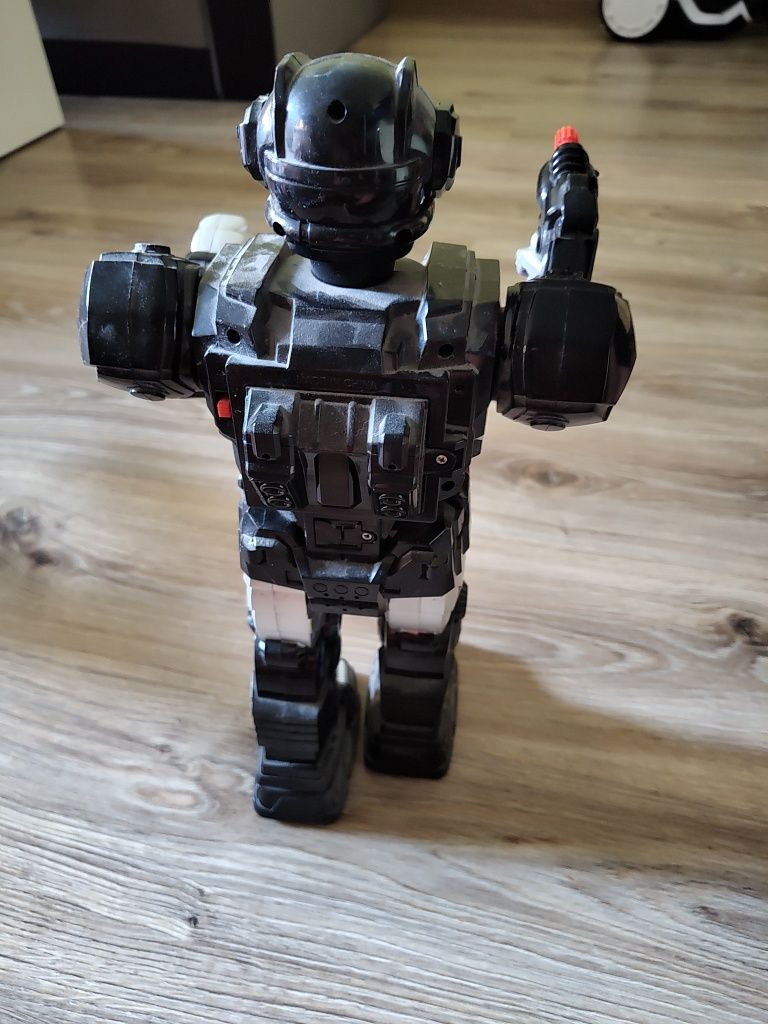 Sprzedam dużego robota zabawkowego