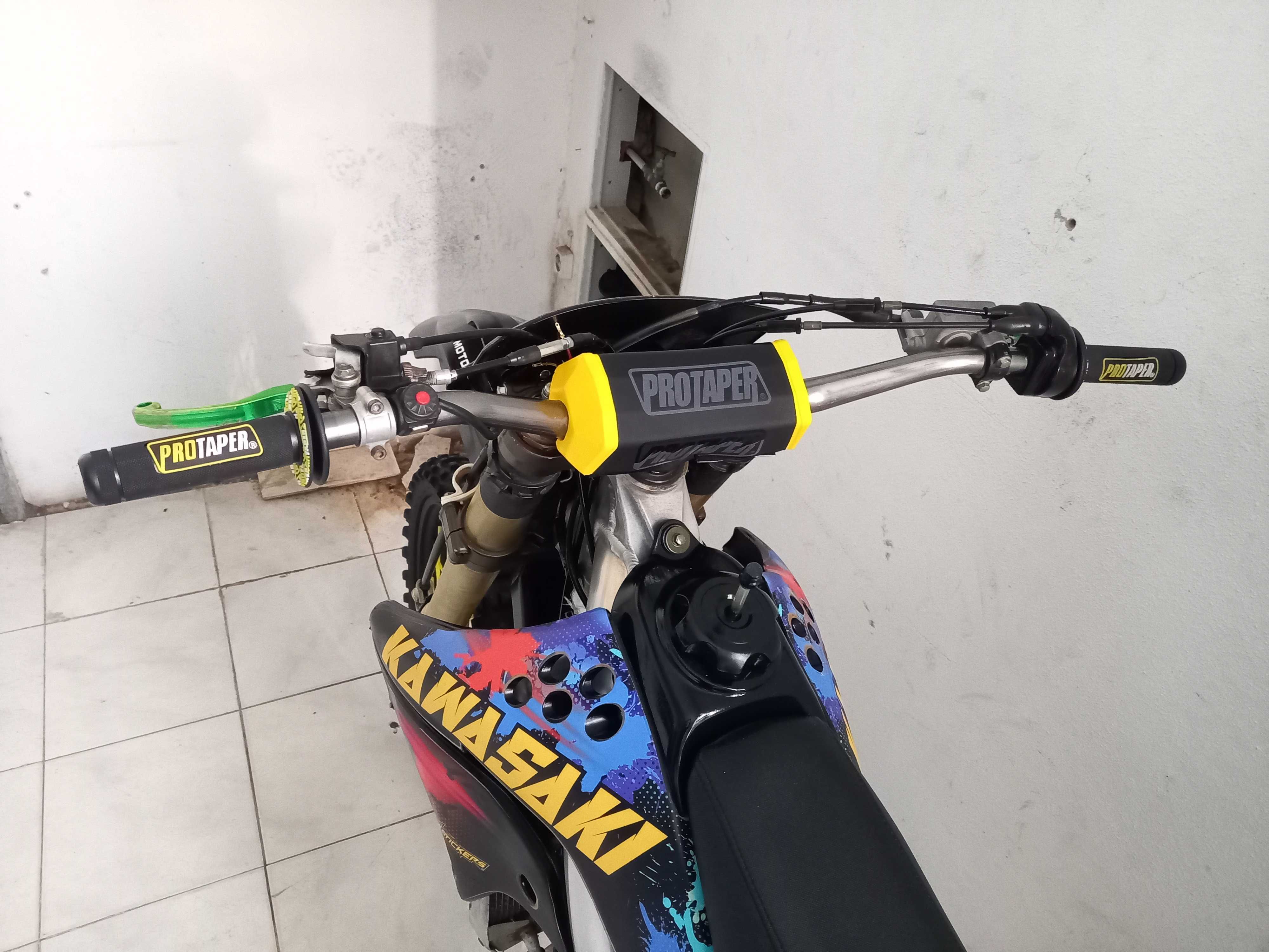 Kawasaki KXF 250 com 20H