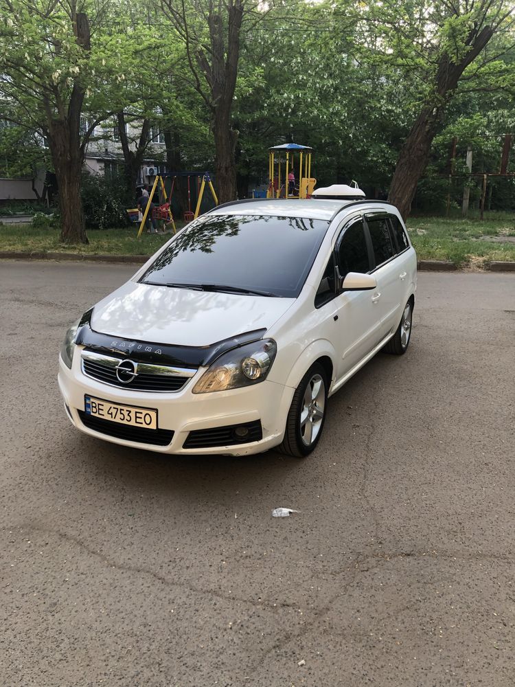 Opel Zafira B 1.9 cdti 120