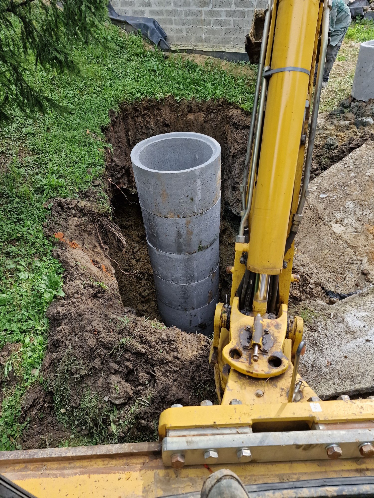 Kopanie studni tradycyjnych - czyszczenie-pogłębianie-odmulanie-dezynf