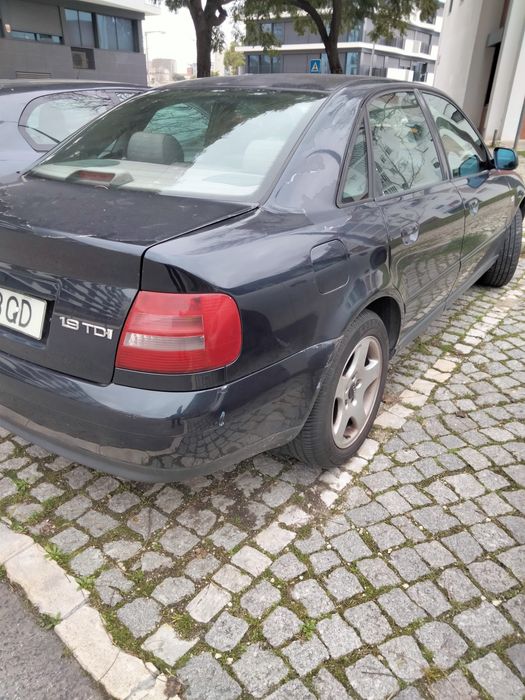 Vendo Audi A4 1.9 TDI