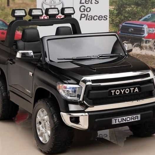 Auto na akumulator Toyota Tundra 2 osobowe Czarne do 80 kg 24V