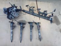 toyota auris 1,4 d-4d 90 KM 06-09 wtryskiwacze pompa listwa komplet