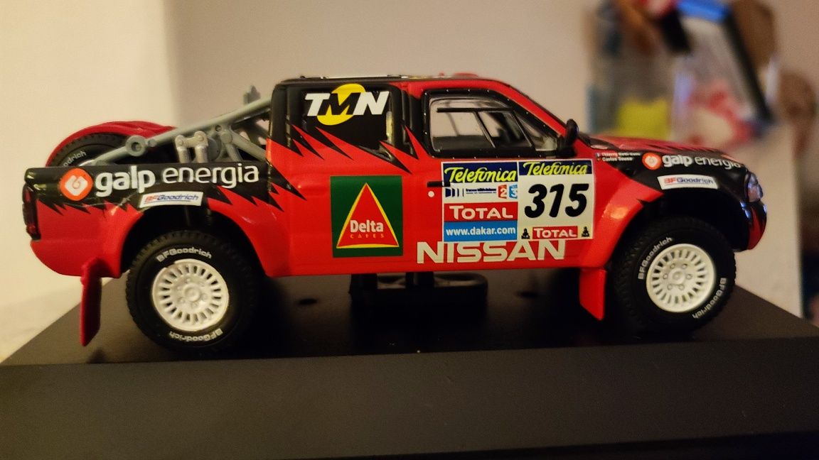 Nissan Navara Pick Up Paris Dakar 2005 Carlos Sousa.
Escala 1/43
Coleç