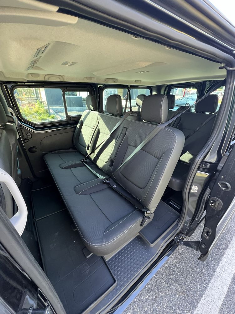 Wypozyczalnia wynajem busa 9 osobowego Renault Trafic manual