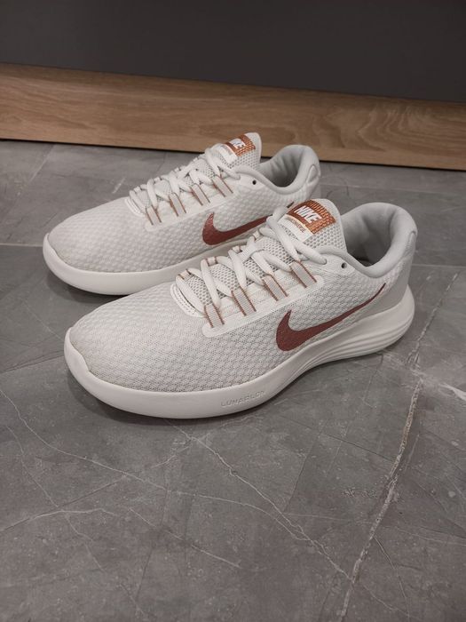 Nike Lunarconverge 40 розмір Кросівки для залу