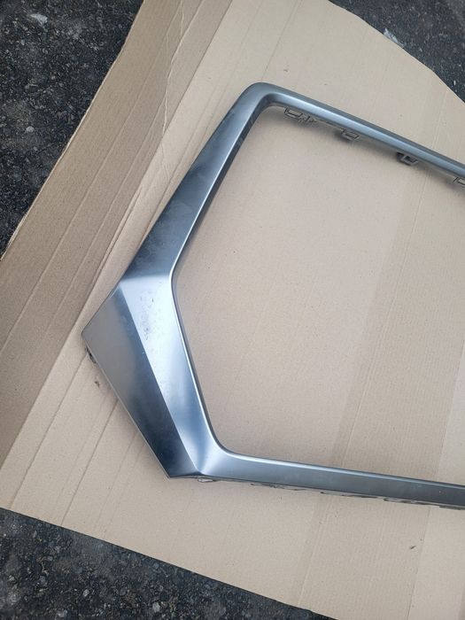 Накладка решітки Audi Q7 4M