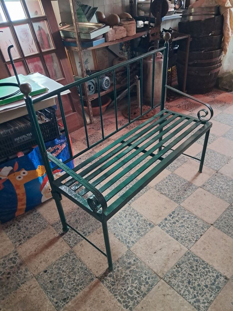 Bancos  para jardim.