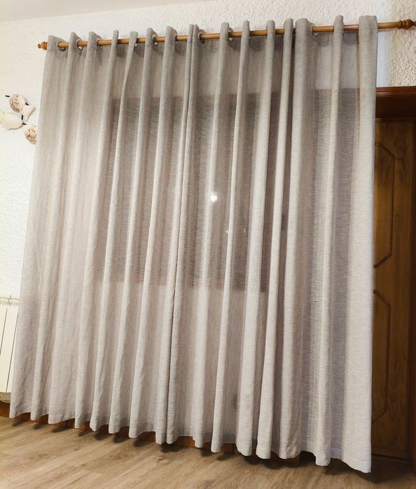 Cortinado em Algodão.